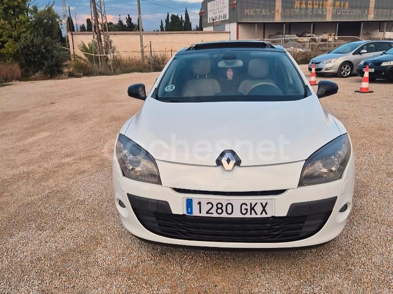 Blanco Usado 2009 Renault Mégane Dynamique Berlina | 5900 € (Precio justo) - Imagen 1/4