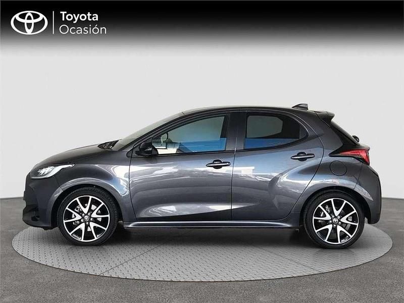 Usado Toyota Yaris Hybrid Style 116 CV (85 kW) 2022 Monovolumen
