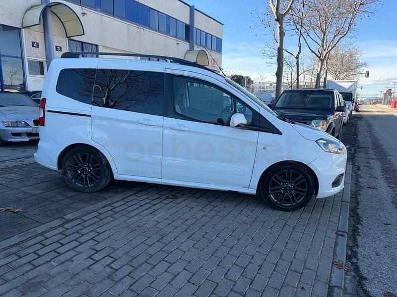 Blanco Usado 2021 Ford Tourneo Courier Sport Monovolumen | 10.000 € (Precio justo) - Imagen 1/4