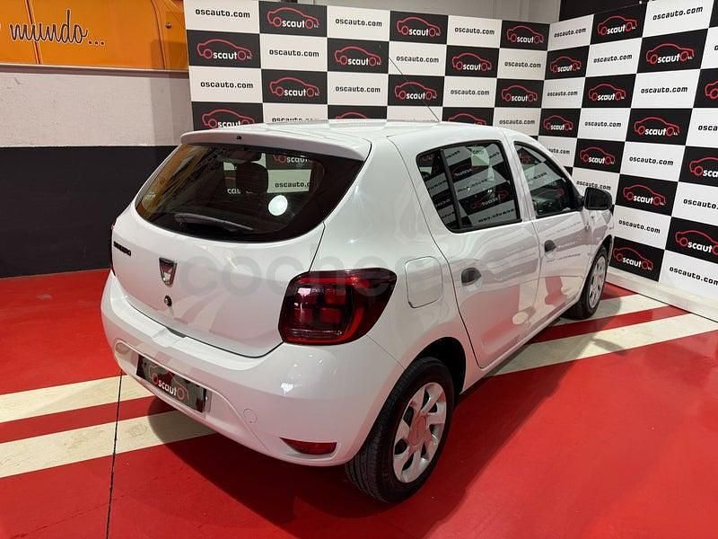 Usado Dacia Sandero Acces 73 HP (53 kW) 2019 Branco Sedan