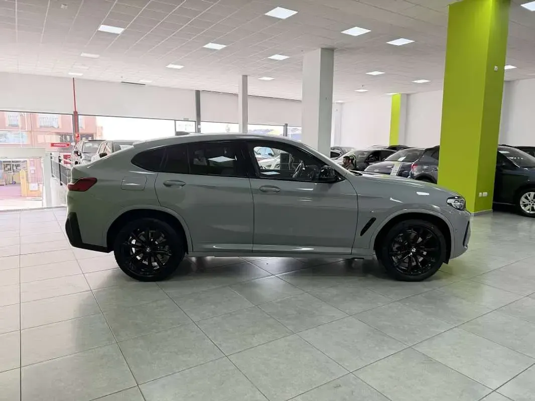 Usado BMW X4 Sport Line 190 CV (139 kW) 2024 Gris SUV