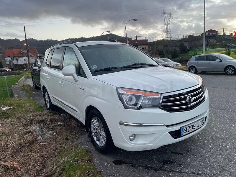 Usado SsangYong Rodius Limited 178 CV (130 kW) 2015 Blanco Monovolumen