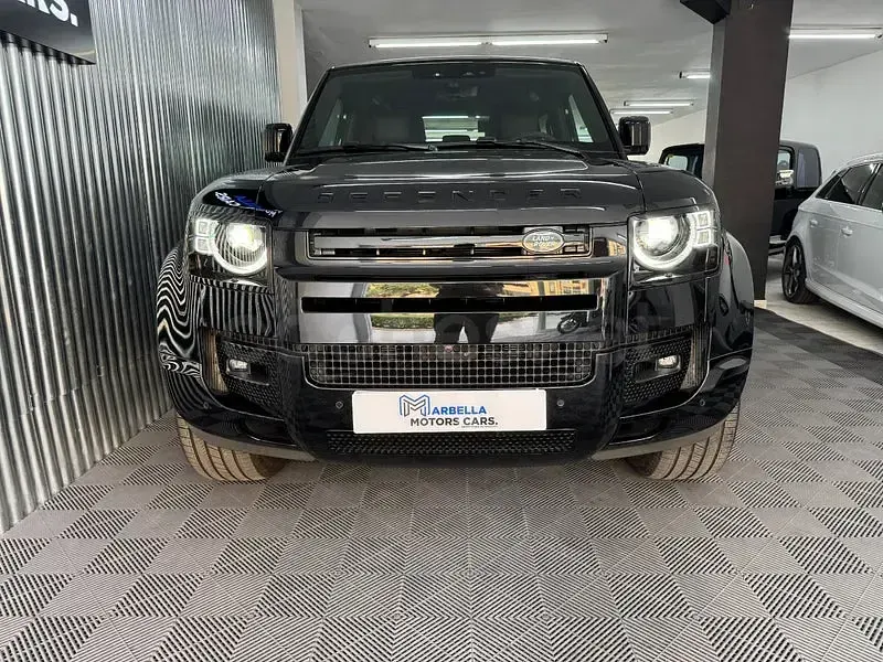 Usado Land Rover Defender 525 CV (386 kW) 2024 Negro SUV