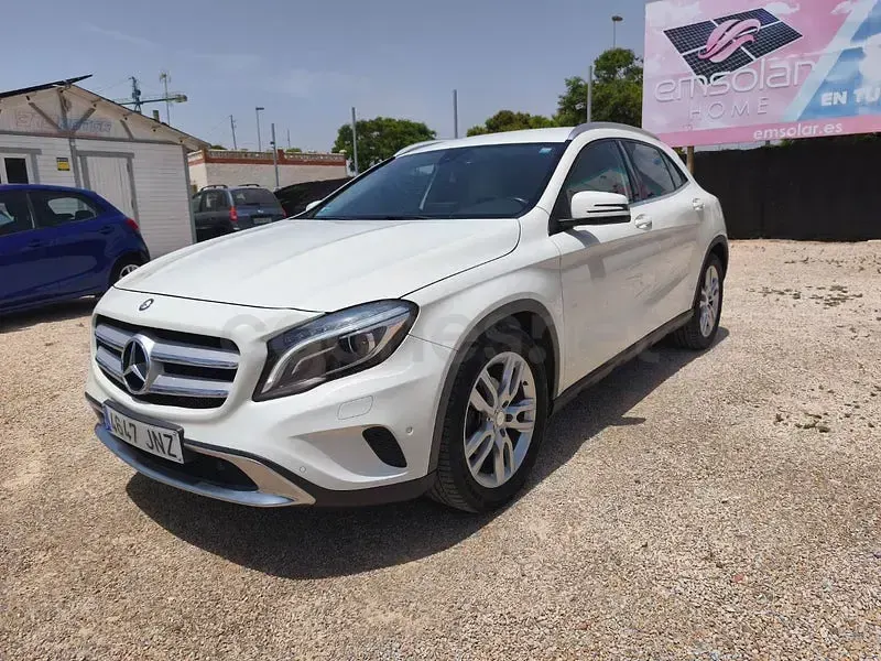 Usado Mercedes GLA200 Urban 136 CV (100 kW) 2016 Blanco SUV