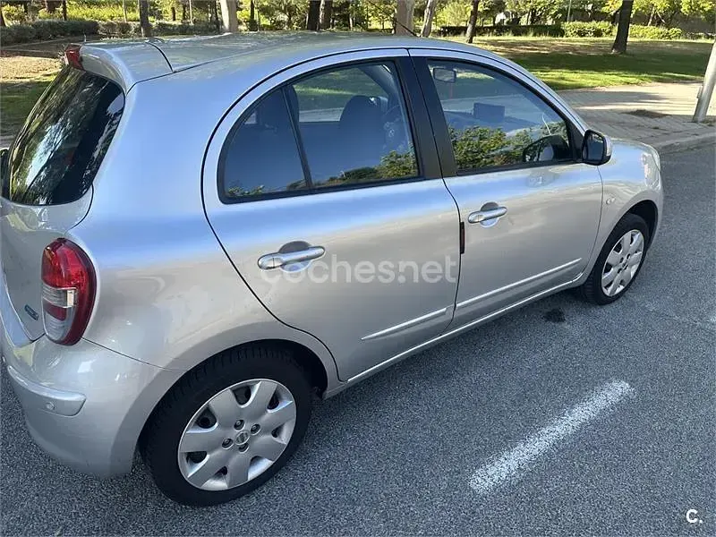 Usado Nissan Micra Acenta 80 CV (58 kW) 2011 Gris / plata Utilitario