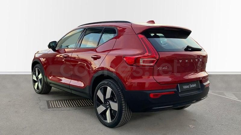 Usado Volvo XC40 Plus 211 CV (155 kW) 2023 Rojo SUV