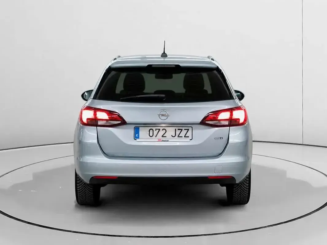 Usado Opel Astra Selective 110 CV (80 kW) 2017 Gris Familiar