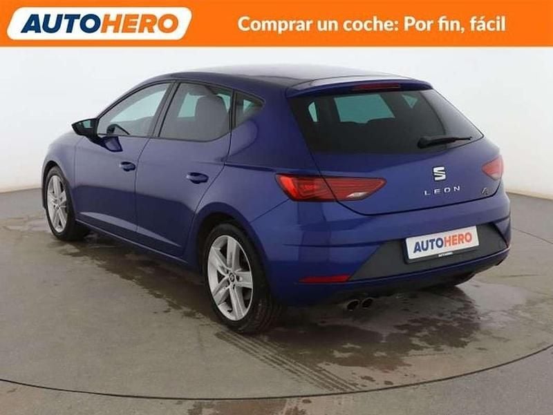 Usado Seat Leon FR 125 CV (91 kW) 2018 Azul Utilitario