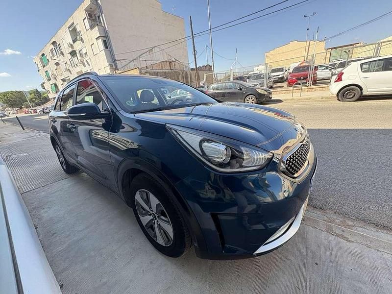 Begagnad Kia Niro 141 HK (103 kW) 2018 Blå SUV