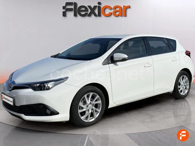 Blanco Usado 2017 Toyota Auris Hybrid Active Berlina | 10.990 € (Super precio) - Imagen 1/3