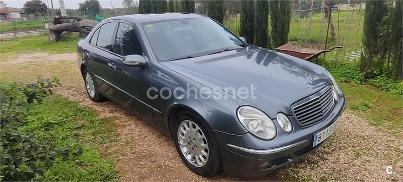 Usado Mercedes E280 Elegance 190 CV (139 kW) 2005 Gris / plata Berlina