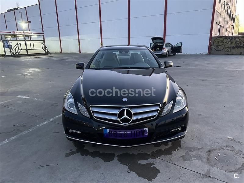Usado Mercedes E220 Elegance 170 CV (125 kW) 2011 Negro Coupe