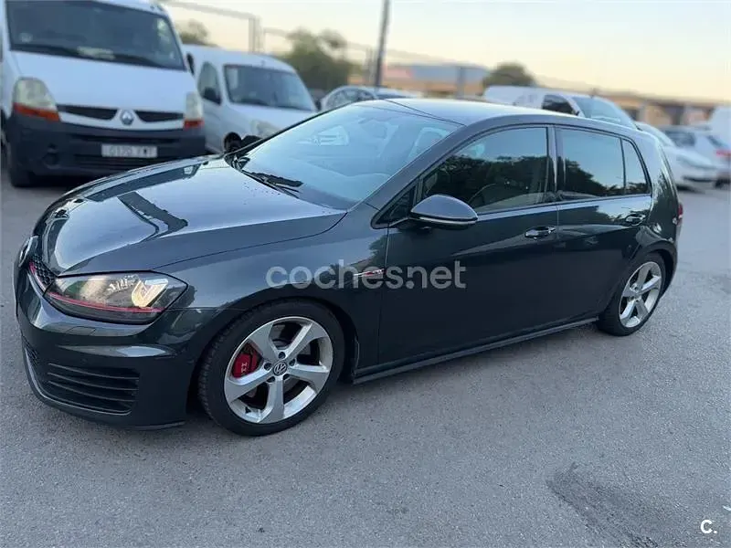 Usado VW Golf VII GTI 230 CV (169 kW) 2015 Gris / plata Berlina