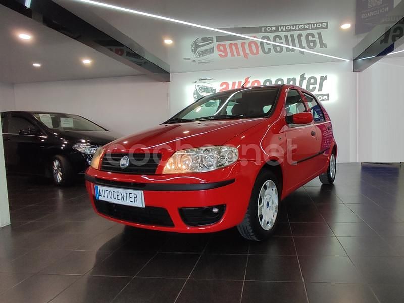 Rojo Usado 2005 Fiat Punto Active Berlina | 5900 € - Imagen 1/4