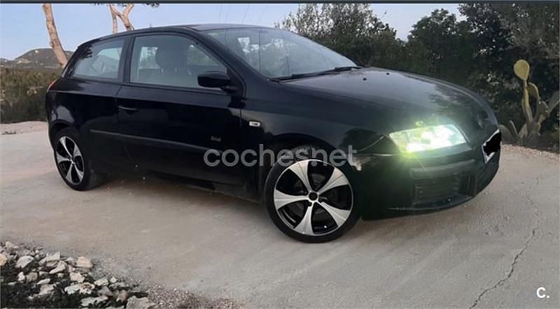 Usado Fiat Stilo Feel 95 CV (69 kW) 2006 Negro Berlina