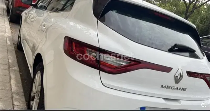 Usado Renault Mégane LIMITED 115 CV (84 kW) 2019 Blanco Berlina