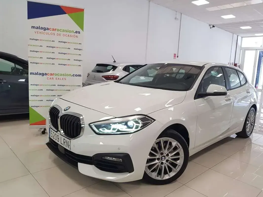 Usado BMW 116 116 CV (85 kW) 2021 Blanco Utilitario