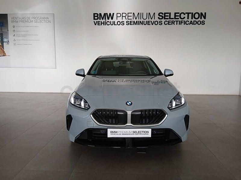 Usado BMW 120 Comfort Edition 163 CV (119 kW) 2025 Gris / plata Utilitario