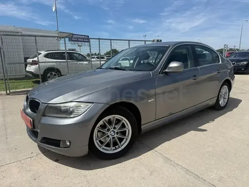 Usado BMW 320 184 CV (135 kW) 2011 Gris / plata Berlina