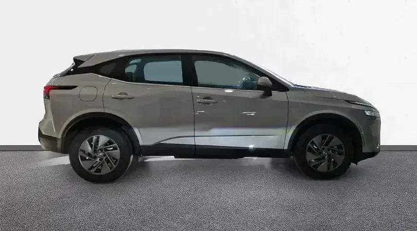 Usado Nissan Qashqai Acenta 158 CV (116 kW) 2022 Diamond silver SUV