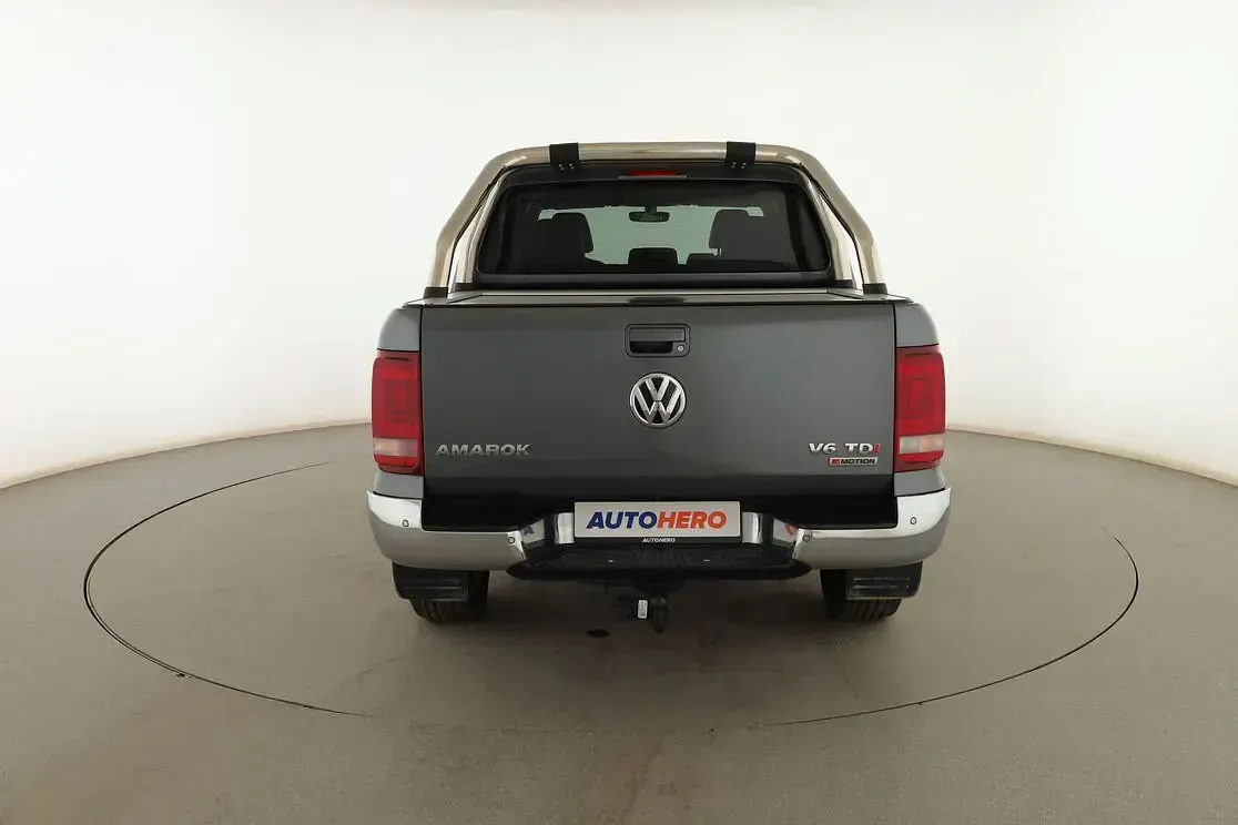 Usado VW Amarok Highline 205 CV (150 kW) 2018 Gris Pickup/Camioneta