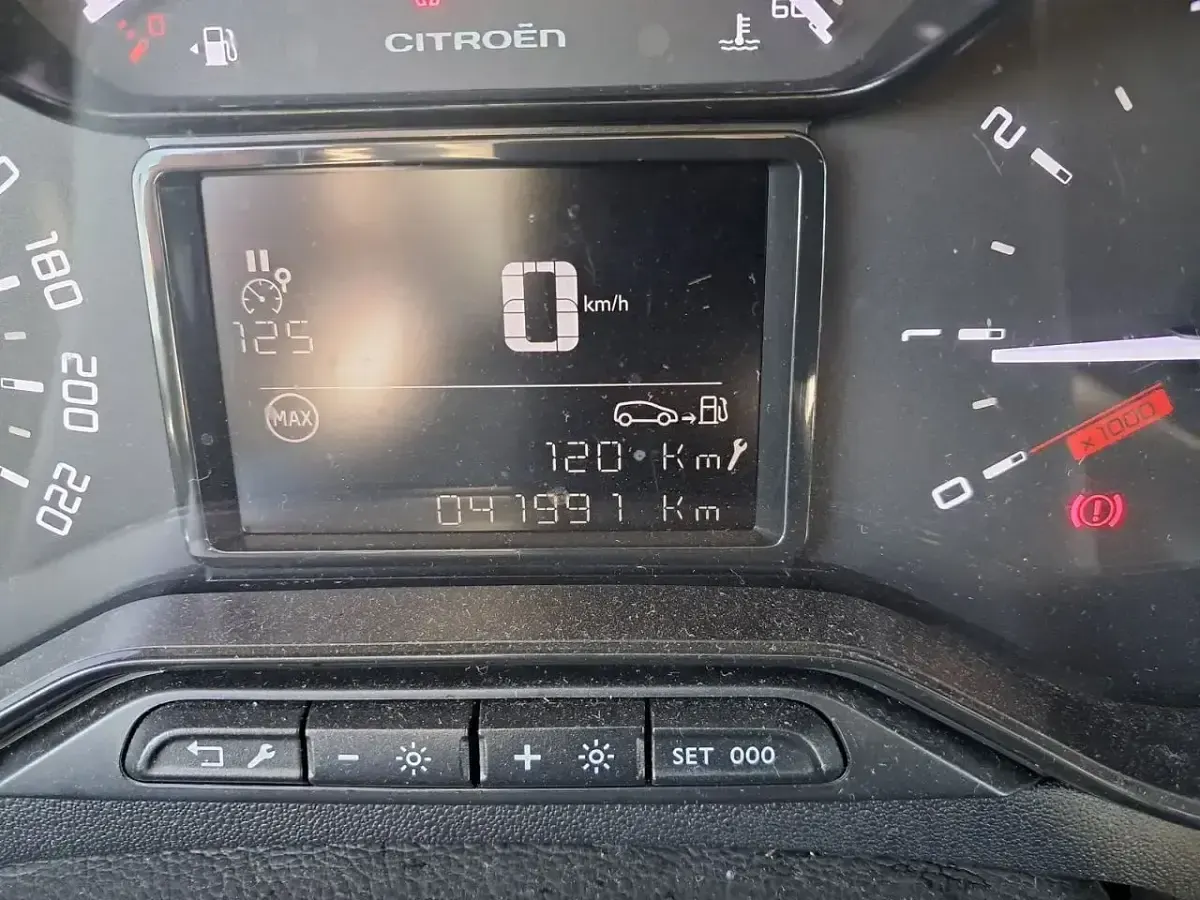 Usado Citroën C3 Feel 102 CV (75 kW) 2021 Blanco Utilitario