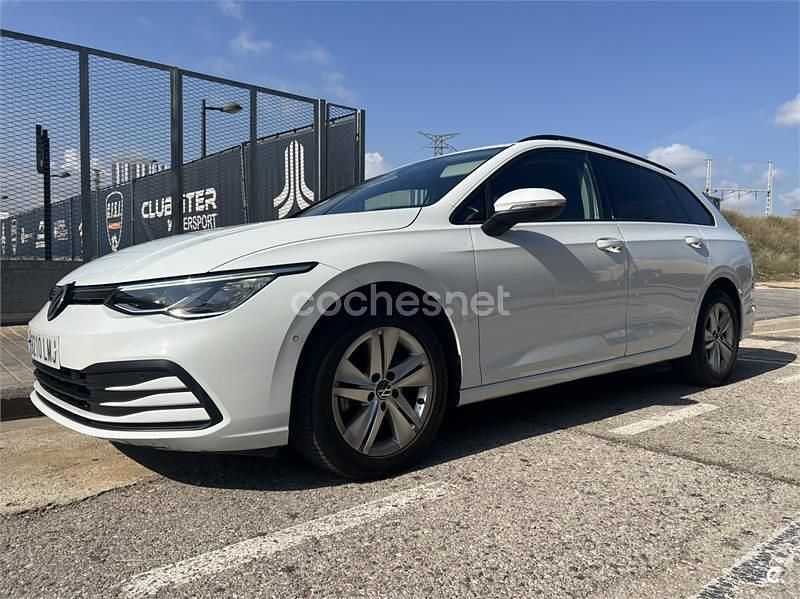 Usado VW Golf VIII Life 110 CV (80 kW) 2021 Blanco Familiar