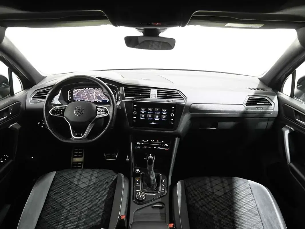 Usado VW Tiguan R-line 200 CV (147 kW) 2022 Gris SUV