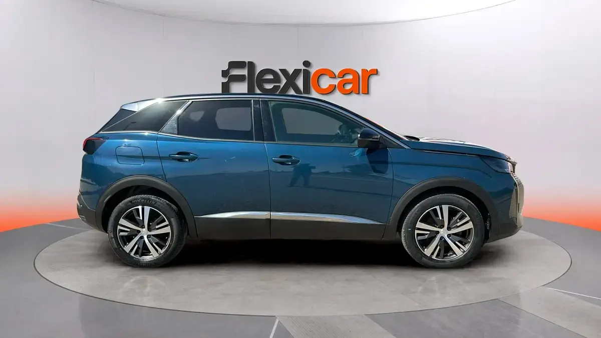 Usado Peugeot 3008 Allure 131 CV (96 kW) 2023 Azul SUV