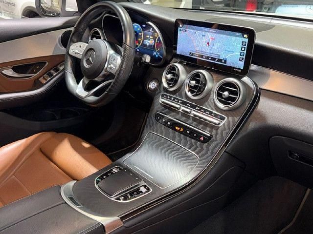 Usado Mercedes GLC220 AMG line 194 CV (142 kW) 2021 Blanco polar