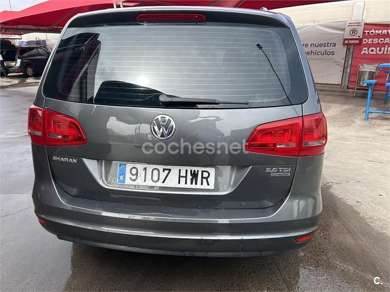 Usado VW Sharan 140 CV (102 kW) 2014 Gris / plata Monovolumen