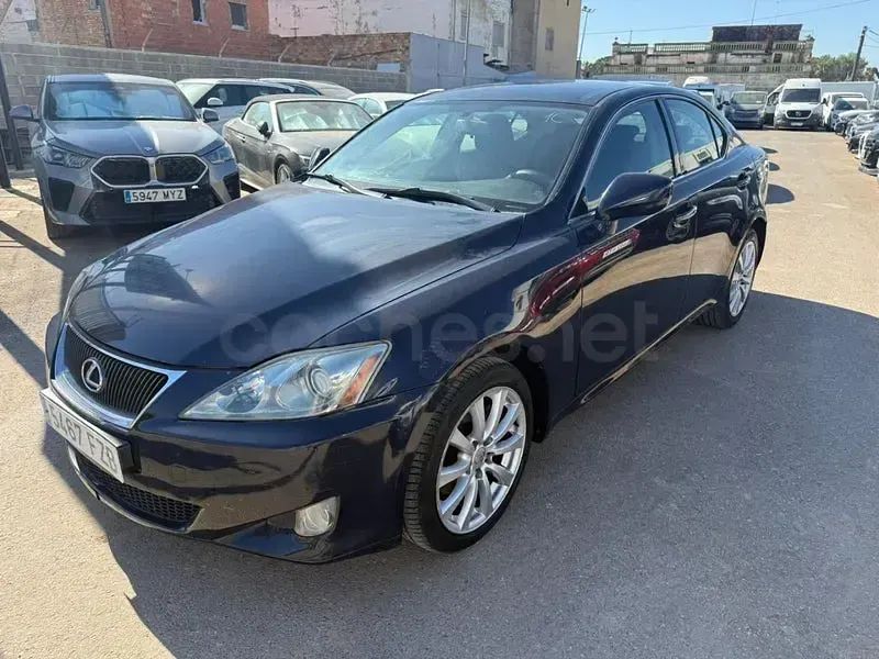 Usado Lexus IS220d Sport Line 177 CV (130 kW) 2008 Azul Berlina