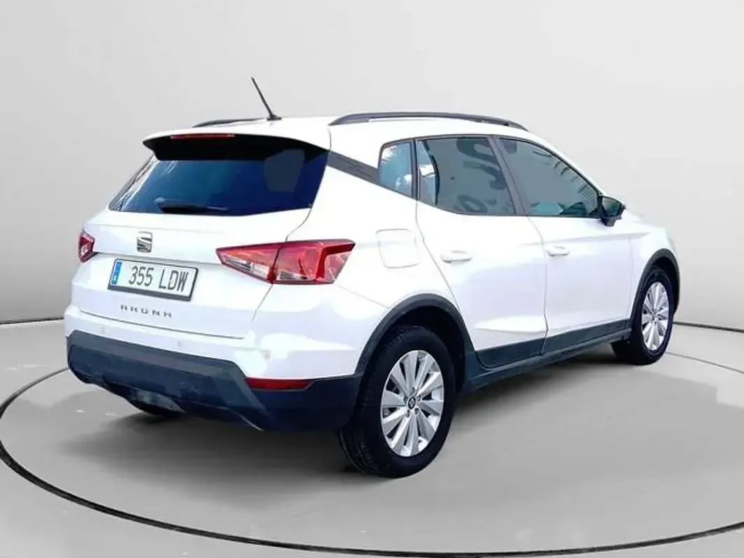 Usado Seat Arona Ecomotive 116 CV (85 kW) 2020 Blanco SUV