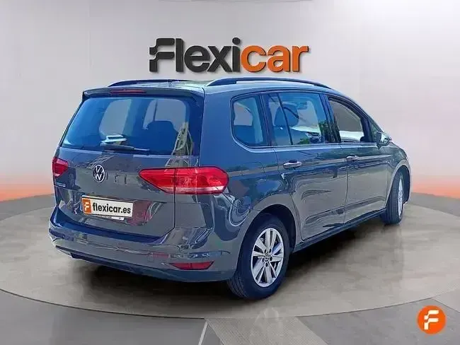 Usado VW Touran Advance 150 CV (110 kW) 2021 Gris Monovolumen
