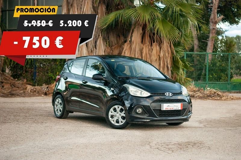 Negro Usado 2015 Hyundai i10 Utilitario | 5200 € (Precio justo) - Imagen 1/4