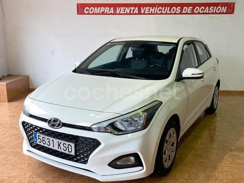 Blanco Usado 2018 Hyundai i20 Berlina | 9900 € (Precio justo) - Imagen 1/4