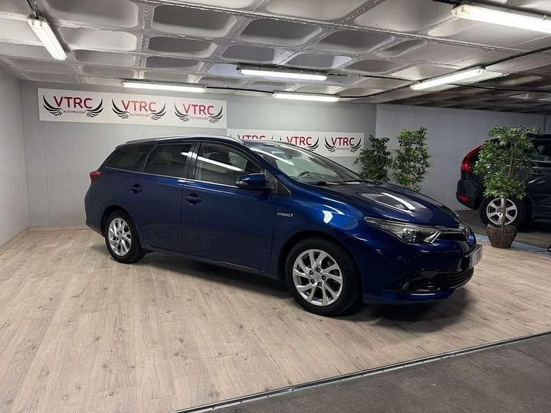 Usado Toyota Auris Hybrid Active 137 CV (100 kW) 2016 Azul Familiar