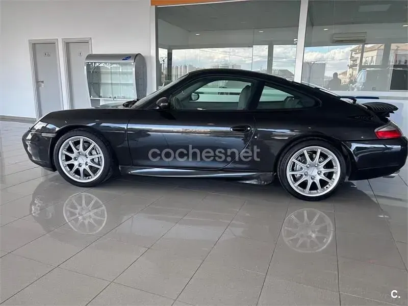 Usado Porsche 911 Carrera 4 300 CV (220 kW) 2001 Negro Coupe