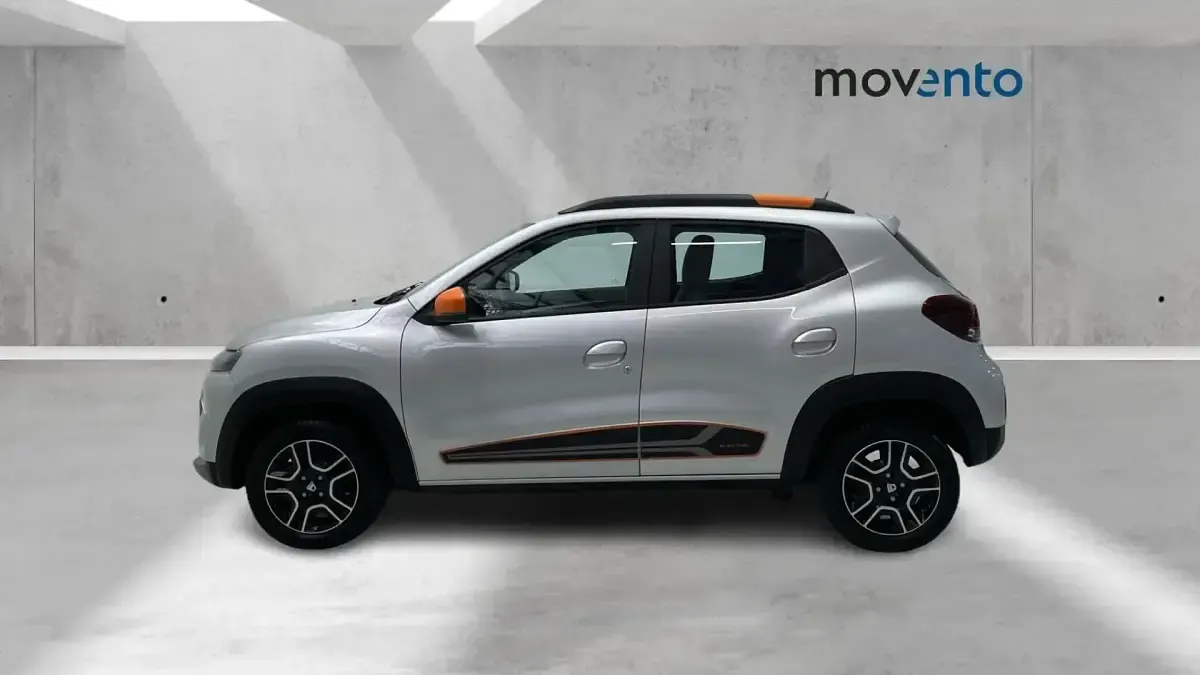 Usado Dacia Spring Comfort Plus 33 kW (45 CV) 2022 Gris Utilitario