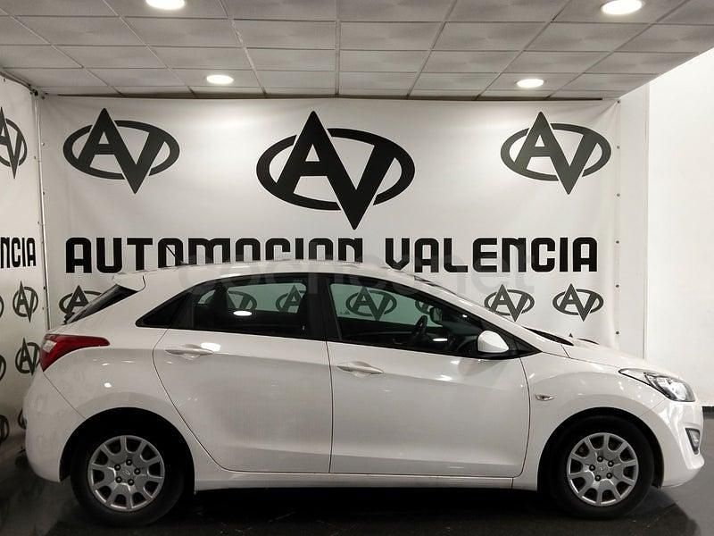 Usado Hyundai i30 110 CV (80 kW) 2012 Blanco Berlina