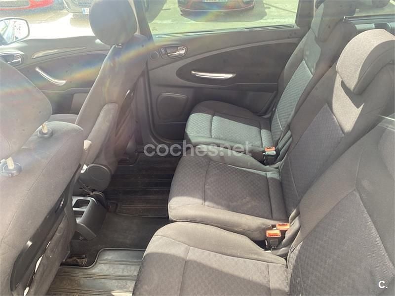 Usado Ford Galaxy Ghia 140 CV (102 kW) 2007 Azul Monovolumen