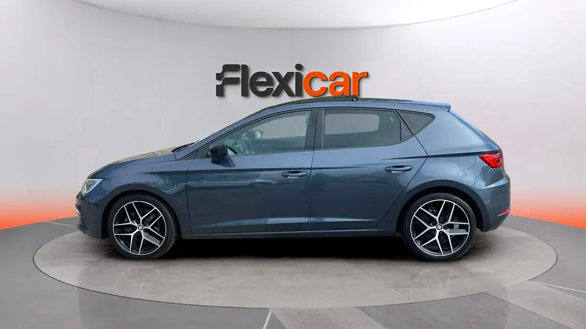 Usado Seat Leon FR 150 CV (110 kW) 2019 Gris Berlina
