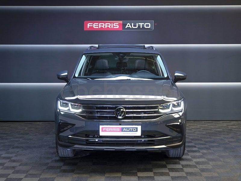 Usado VW Tiguan Life 245 CV (180 kW) 2023 Gris / plata SUV