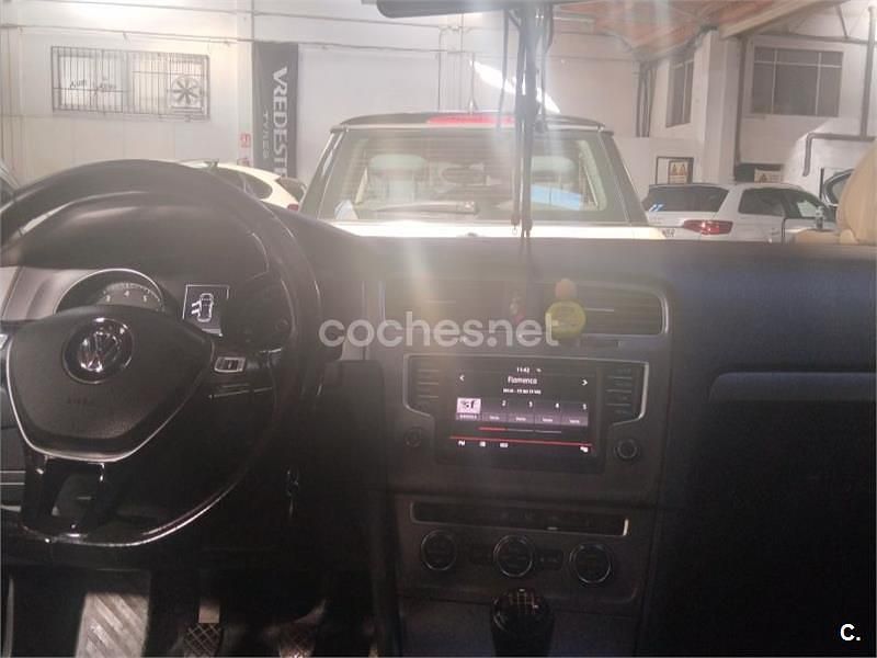 Usado VW Golf VII Advance 110 CV (80 kW) 2016 Gris / plata Berlina