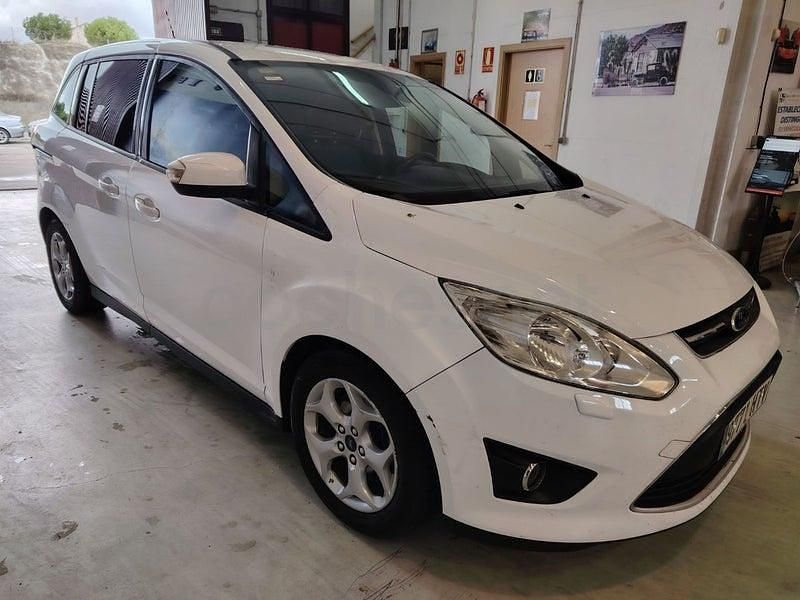 Usado Ford Grand C-Max Trend 125 CV (91 kW) 2013 Blanco Monovolumen