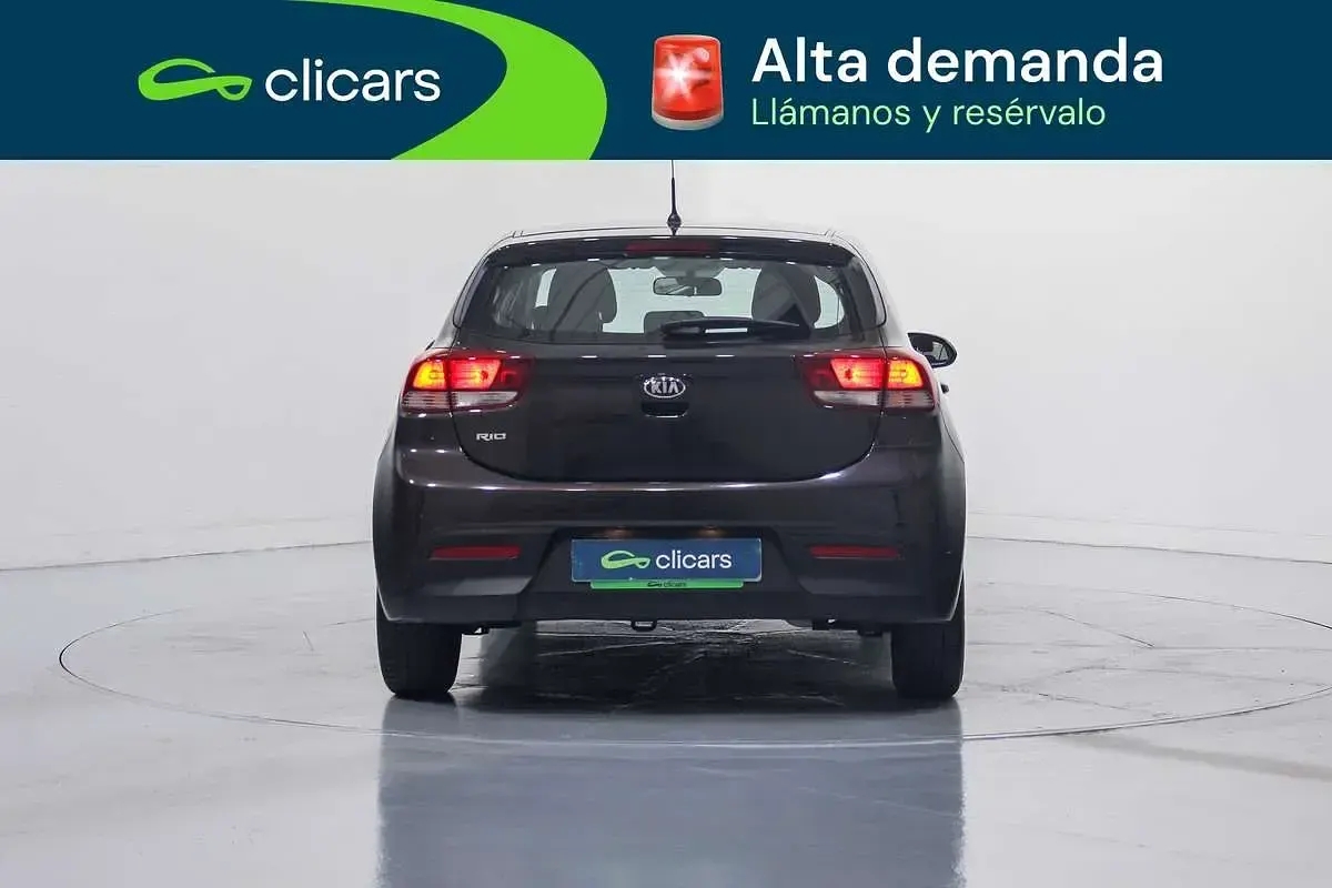Usado Kia Rio 84 CV (61 kW) 2017 Marrón Utilitario