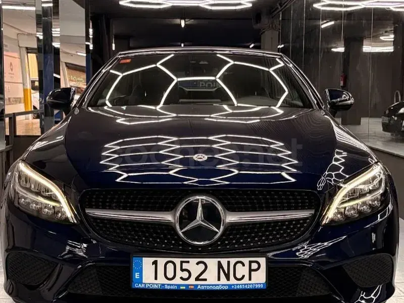 Usado Mercedes C220 194 CV (142 kW) 2019 Azul Descapotable