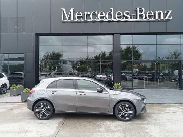 Usado Mercedes A160 218 CV (160 kW) 2024 Gris Berlina