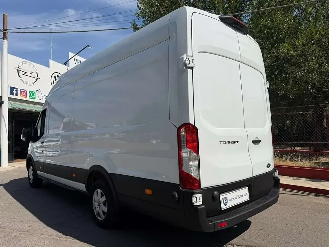 Usado Ford Transit Trend 129 CV (94 kW) 2022 Blanco Van