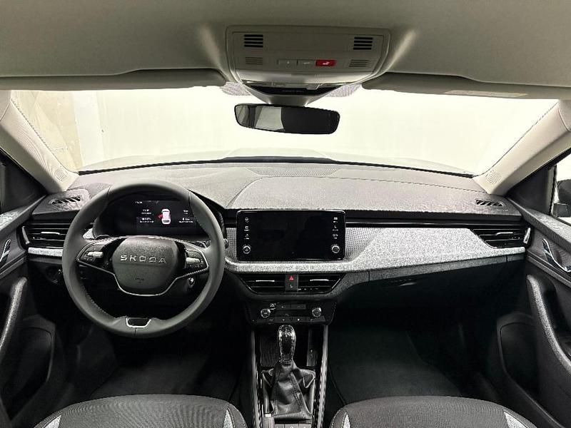 Usado Skoda Kamiq Selection 115 CV (84 kW) 2025 Negro SUV